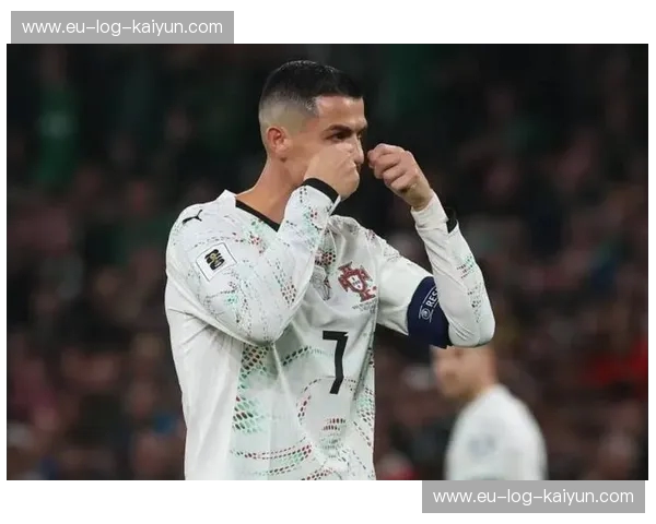 华沙之巅的孤独绝唱:2012,当C罗遇上切赫,那是足球最纯粹的模样 华沙之巅的孤独绝唱:2012,当C罗遇上切赫,那是足球最纯粹的模样